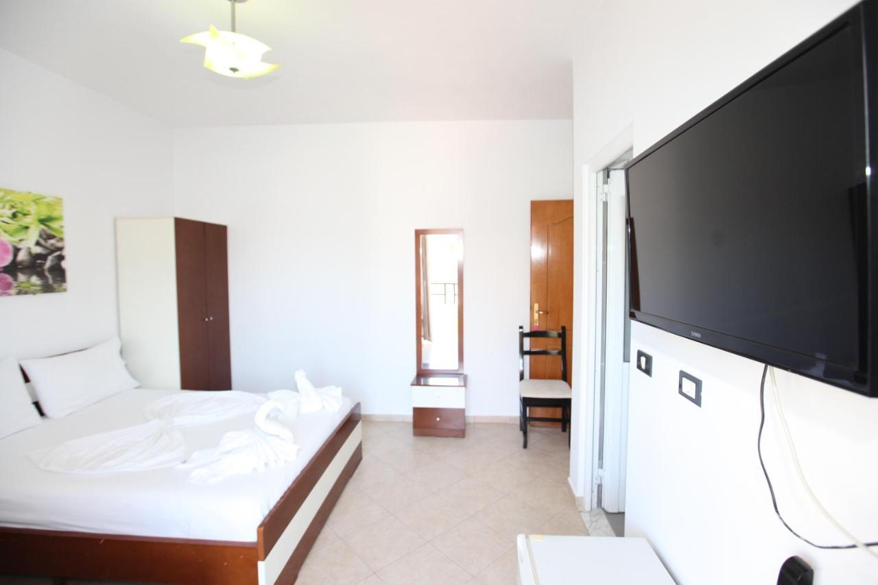 Hotel Real Sarandë Eksteriør billede