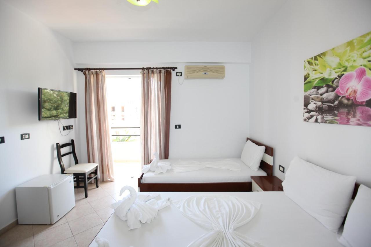 Hotel Real Sarandë Eksteriør billede