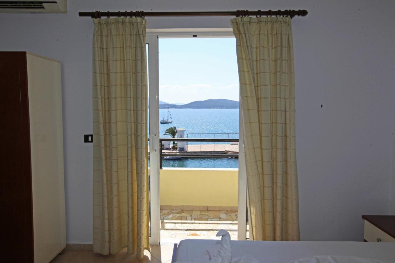Hotel Real Sarandë Eksteriør billede