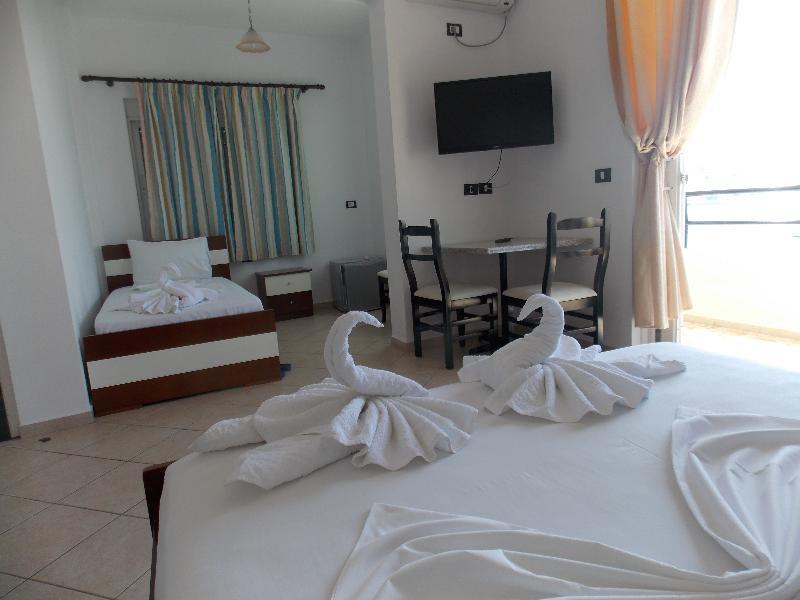 Hotel Real Sarandë Eksteriør billede