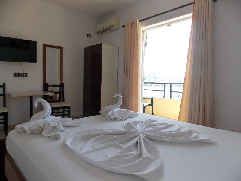 Hotel Real Sarandë Eksteriør billede