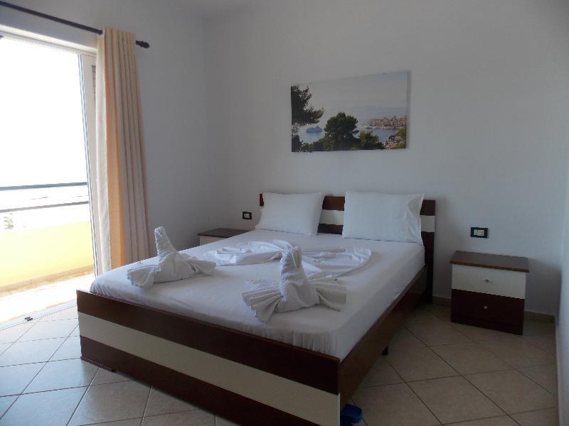 Hotel Real Sarandë Eksteriør billede