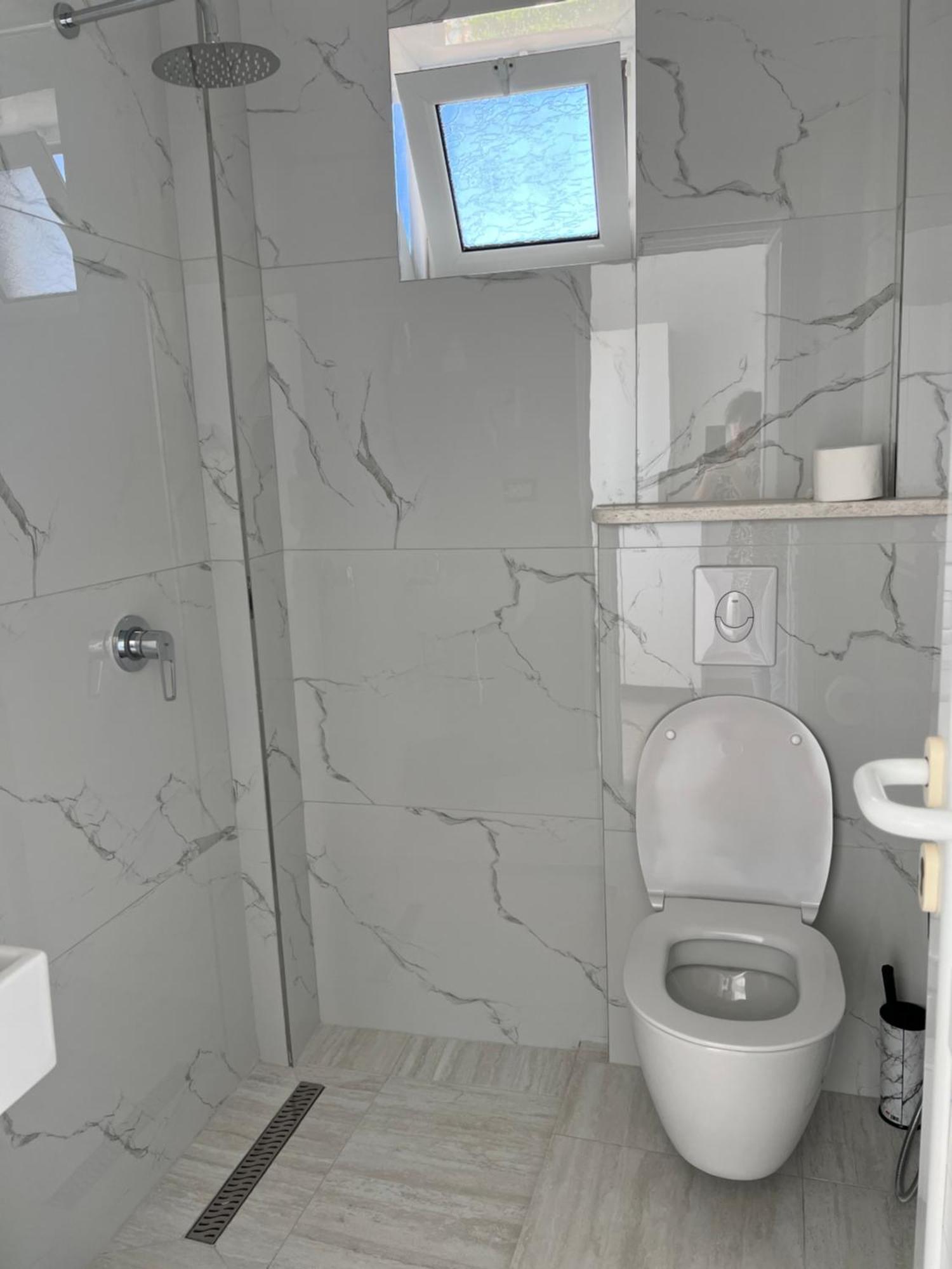 Hotel Real Sarandë Eksteriør billede