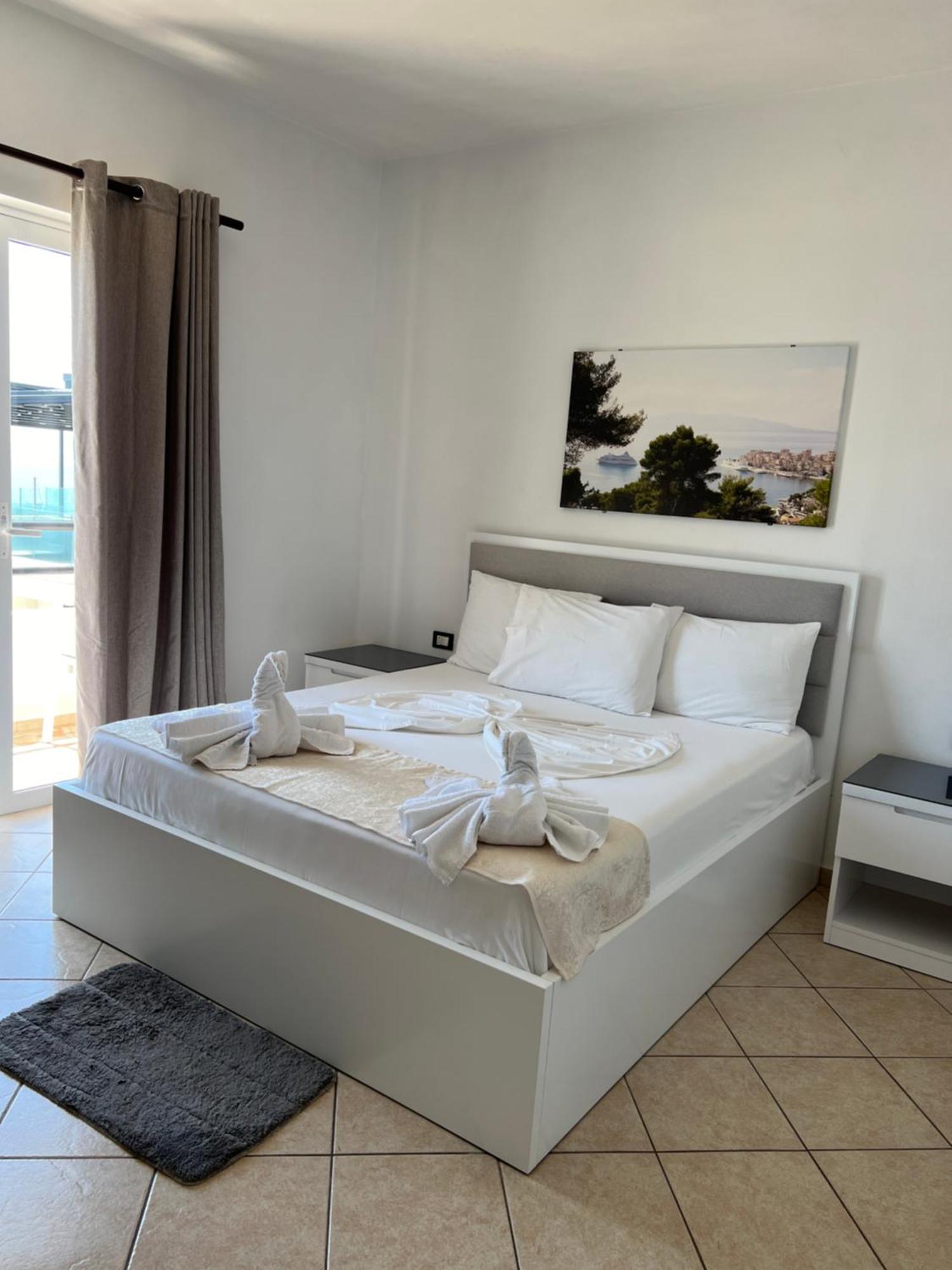 Hotel Real Sarandë Eksteriør billede