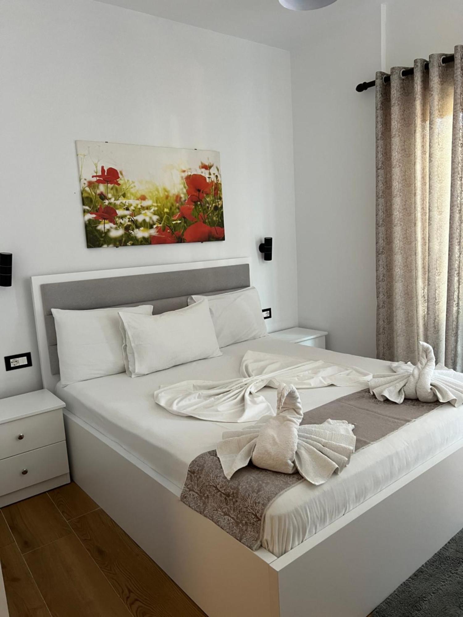 Hotel Real Sarandë Eksteriør billede