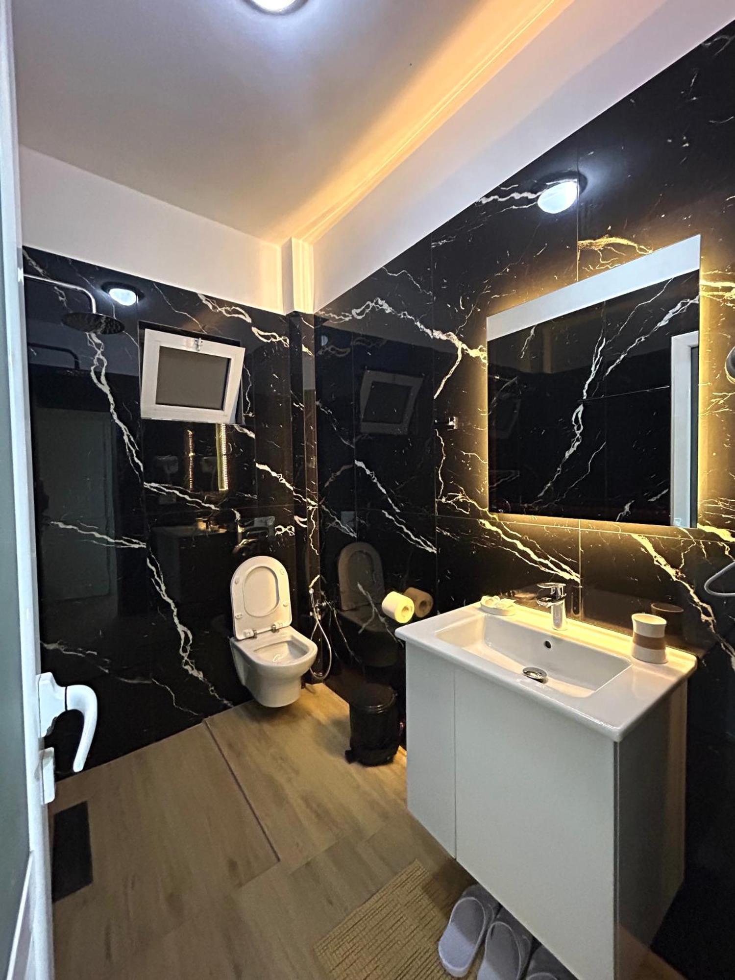 Hotel Real Sarandë Eksteriør billede